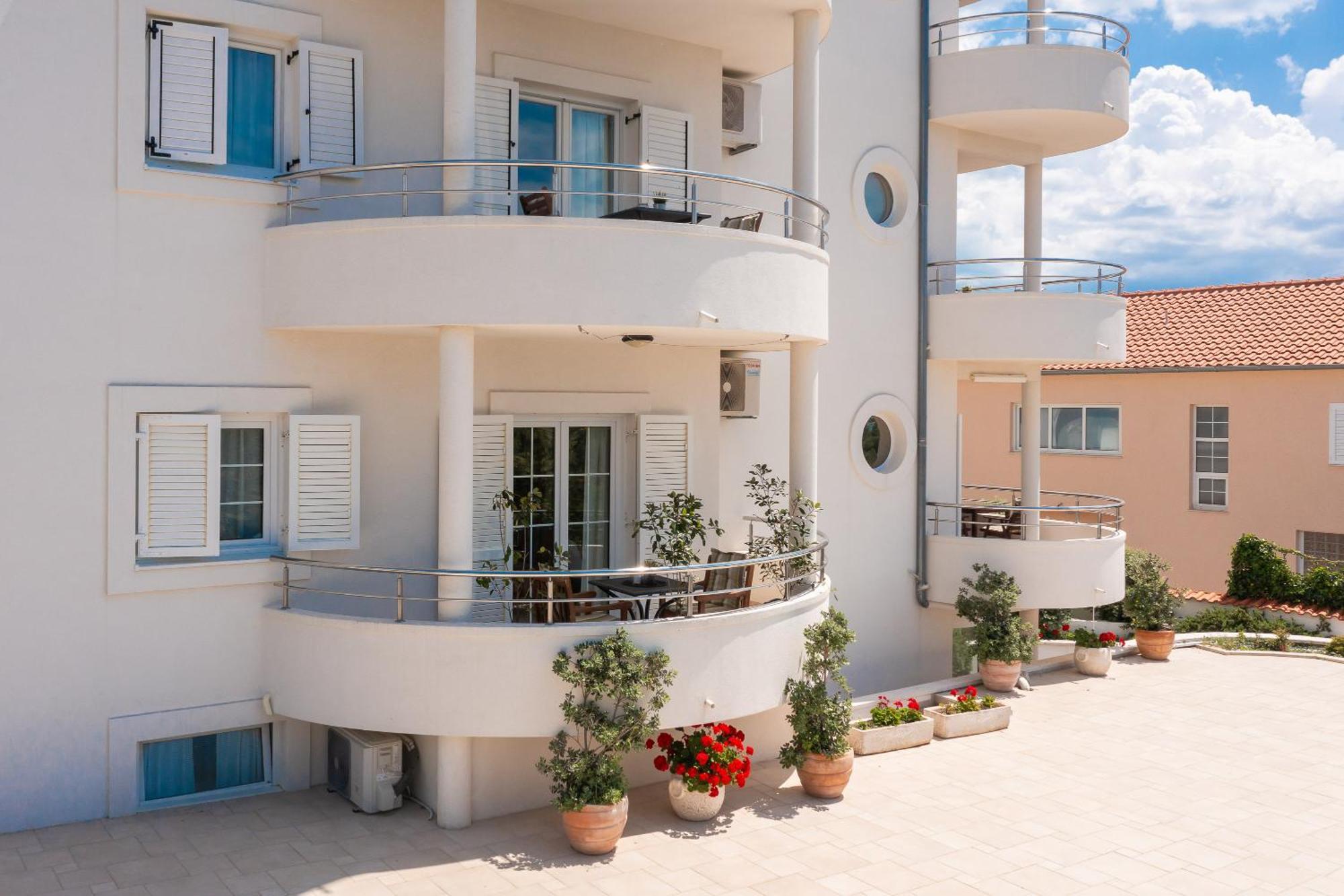 Sea View Apartments Tihi II Vodice Eksteriør billede