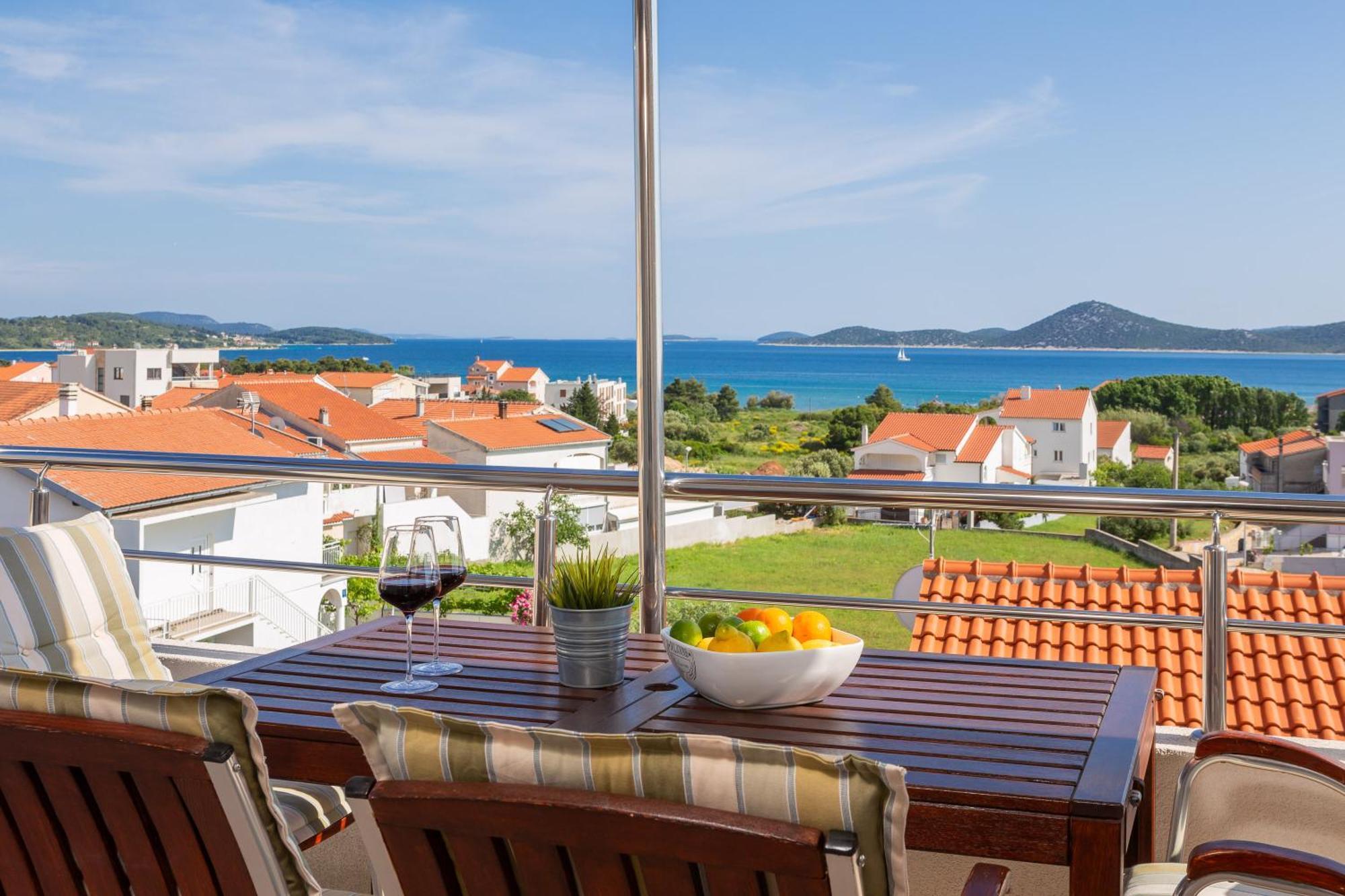 Sea View Apartments Tihi II Vodice Eksteriør billede